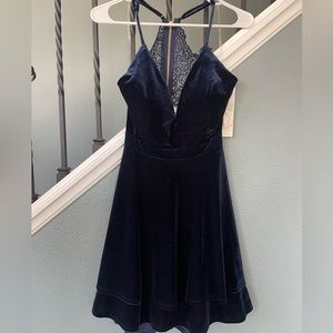 🍯Honey and Rosie Navy velvet formal dress🍯